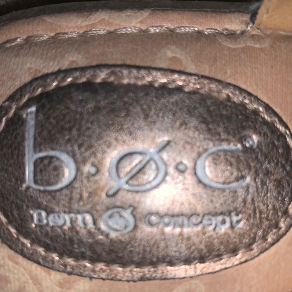 Tan sandals - Picture 3 of 3